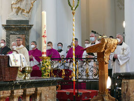 Diakonenweihe im Fuldaer Dom (Foto: Karl-Franz Thiede)